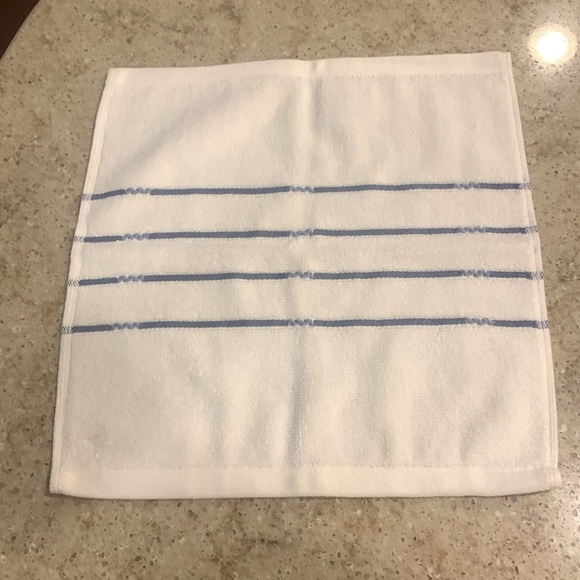 NWOT Caro Home Collection Face Cloths - 4 - Picture 4 of 5